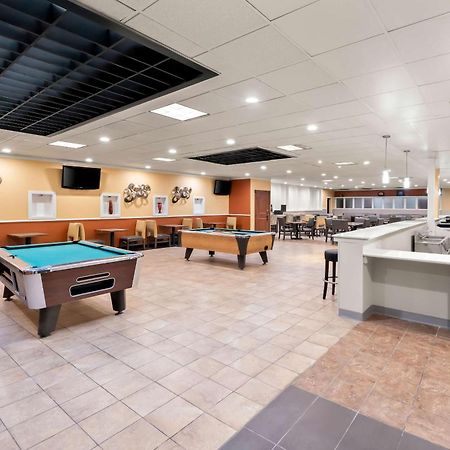 Clarion Inn & Suites And Convention Center كيرني المظهر الخارجي الصورة