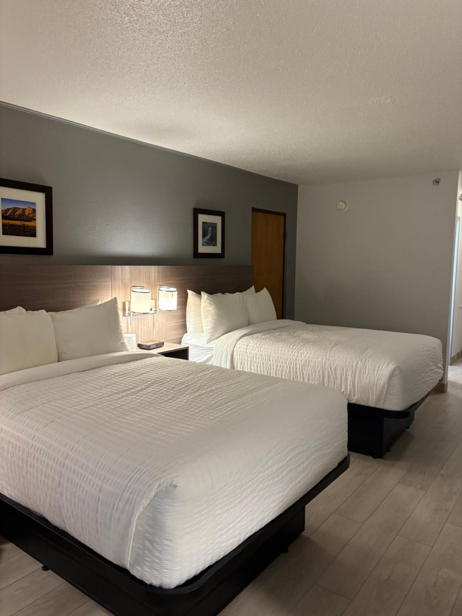 Clarion Inn & Suites And Convention Center كيرني المظهر الخارجي الصورة