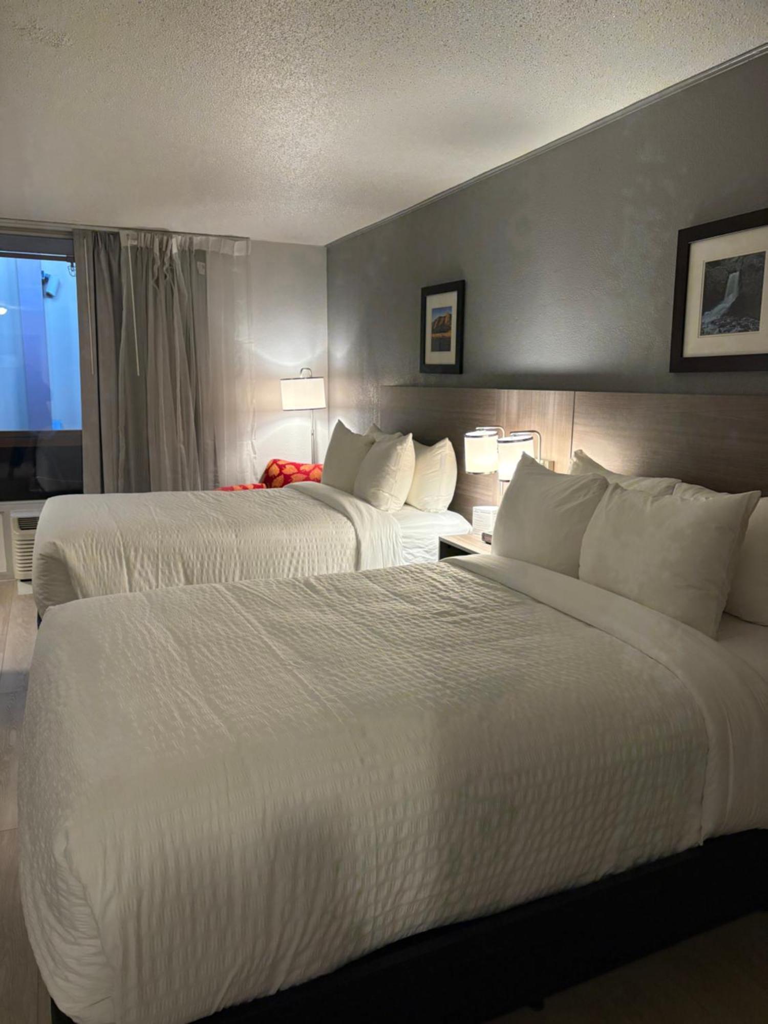 Clarion Inn & Suites And Convention Center كيرني المظهر الخارجي الصورة