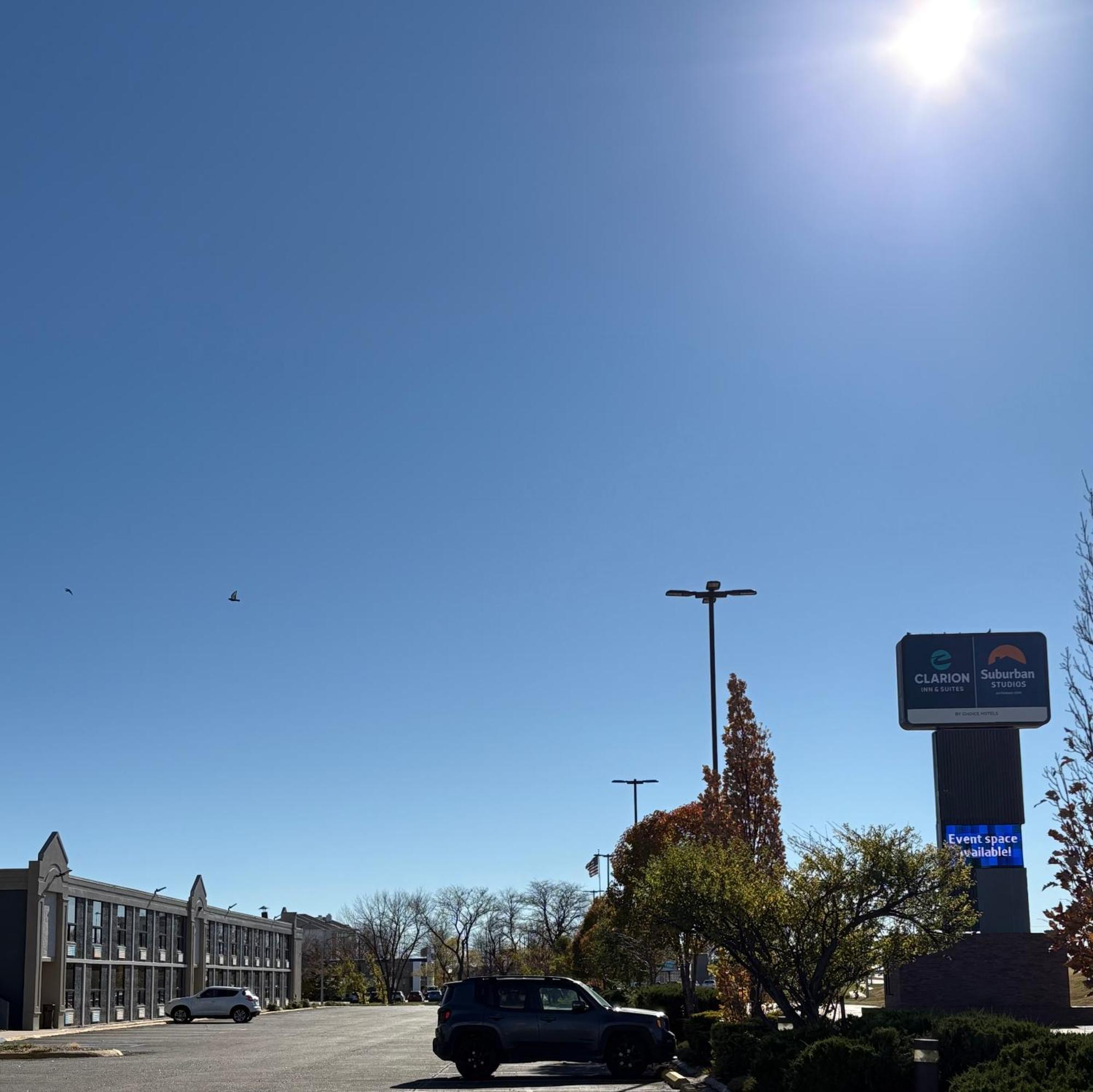 Clarion Inn & Suites And Convention Center كيرني المظهر الخارجي الصورة