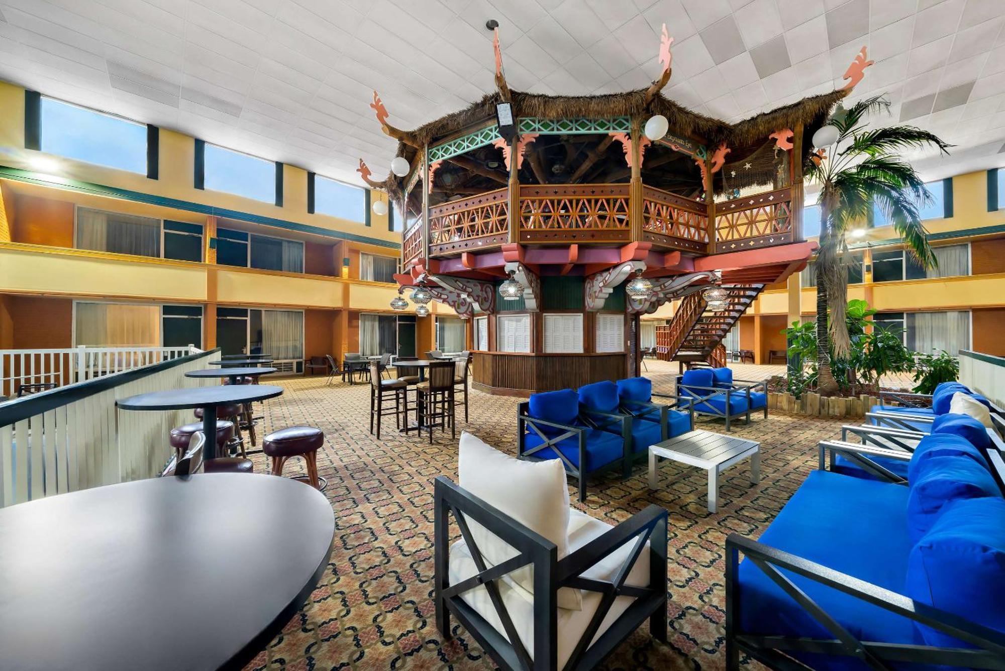 Clarion Inn & Suites And Convention Center كيرني المظهر الخارجي الصورة