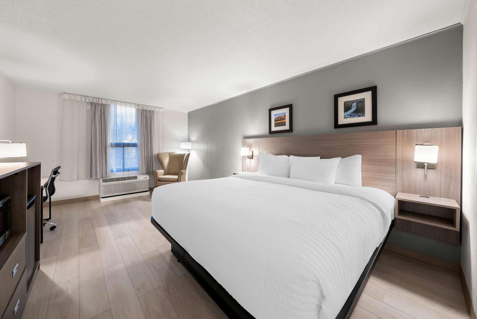 Clarion Inn & Suites And Convention Center كيرني المظهر الخارجي الصورة